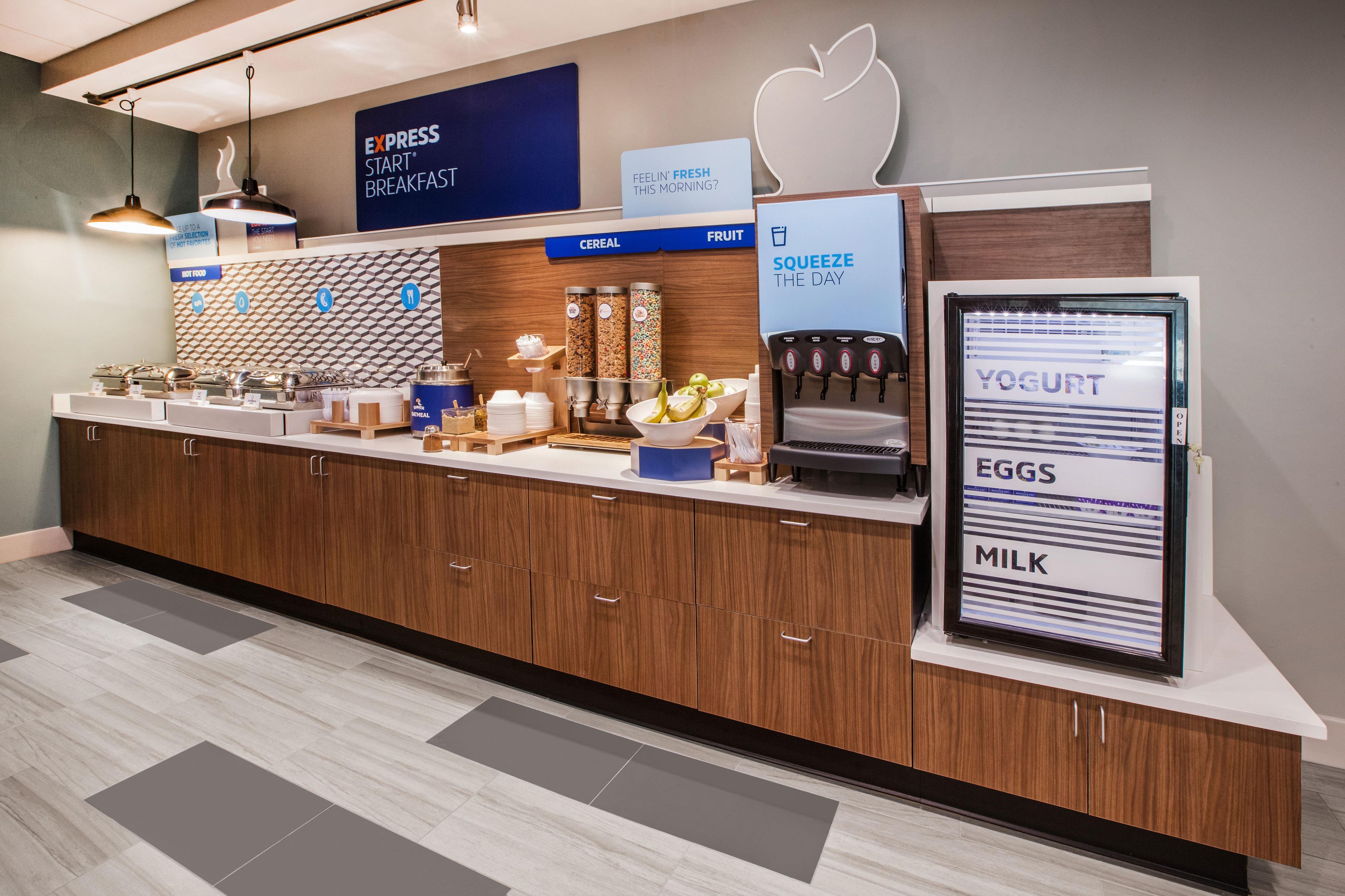 Holiday Inn Express Hotel & Suites Marion By Ihg Екстериор снимка