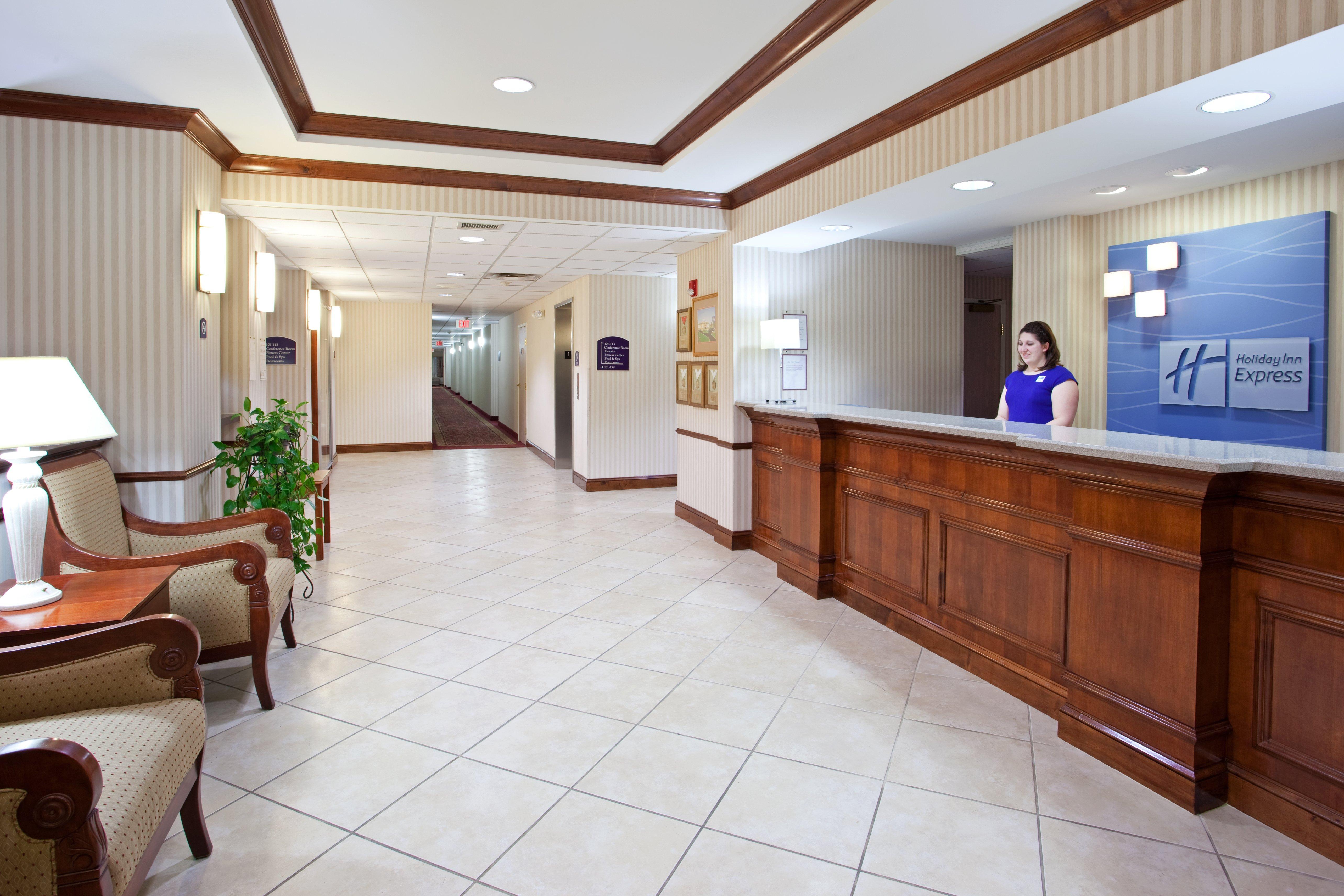 Holiday Inn Express Hotel & Suites Marion By Ihg Екстериор снимка