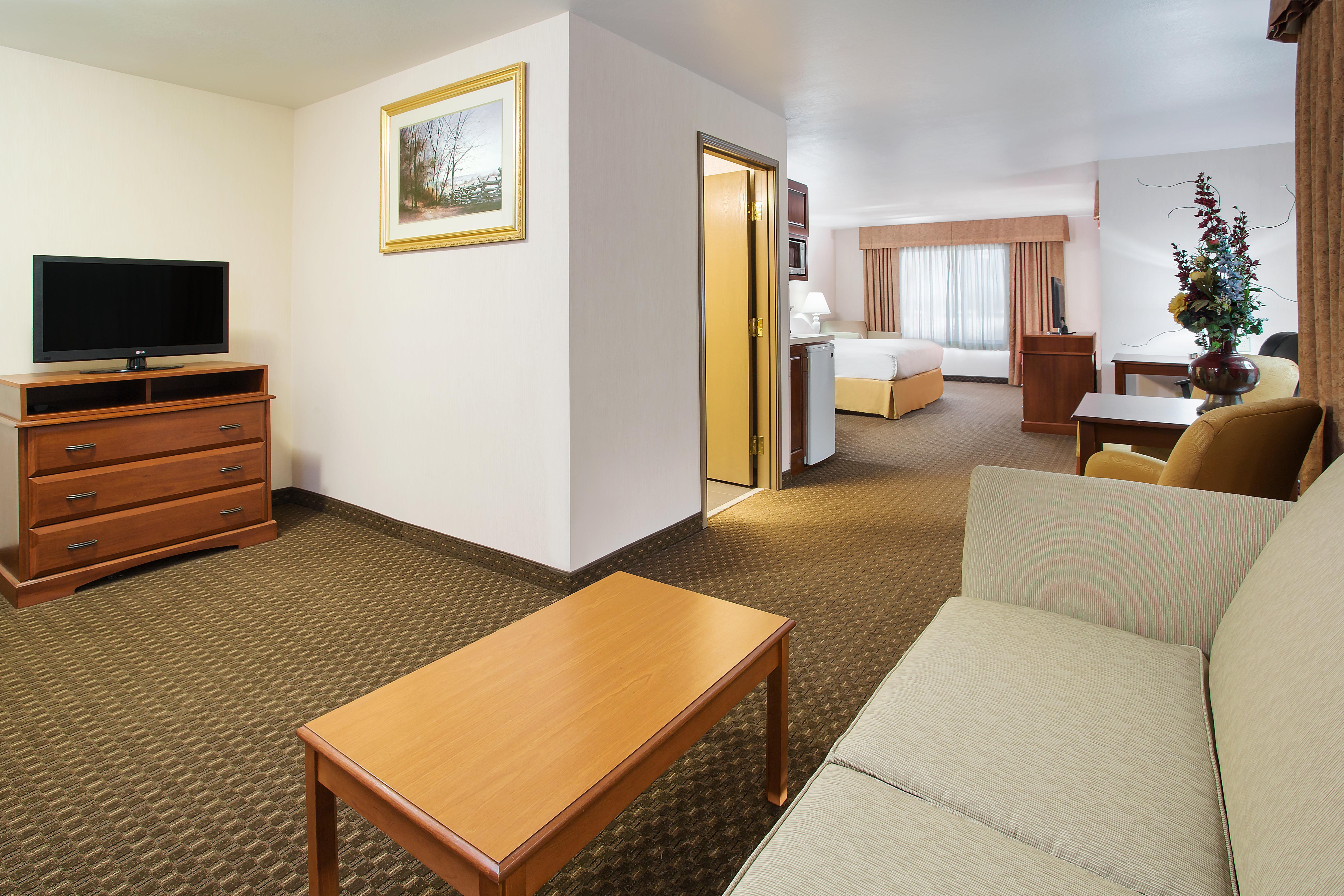 Holiday Inn Express Hotel & Suites Marion By Ihg Екстериор снимка