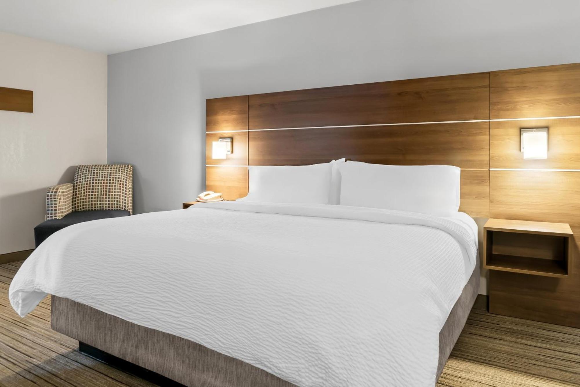 Holiday Inn Express Hotel & Suites Marion By Ihg Екстериор снимка
