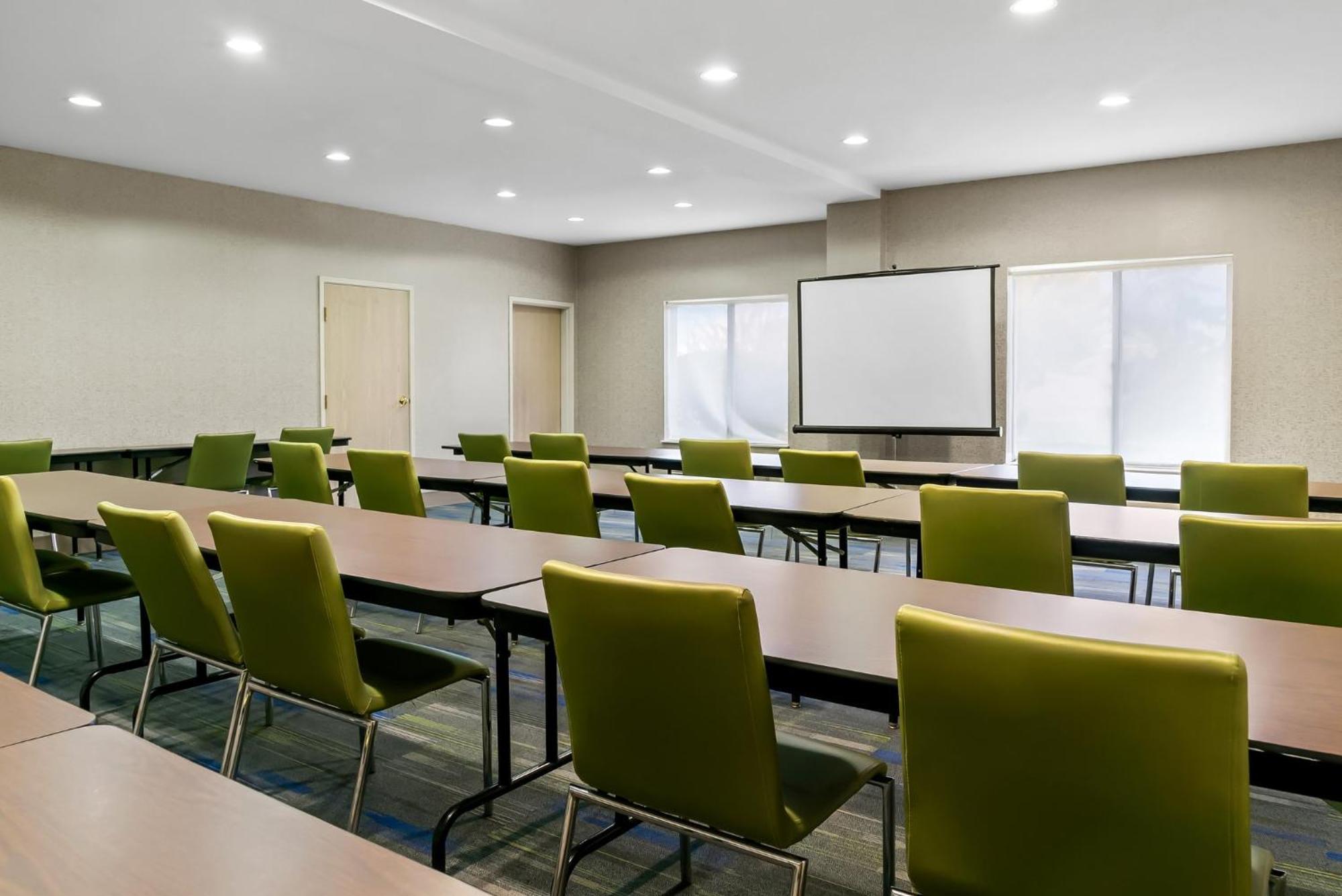 Holiday Inn Express Hotel & Suites Marion By Ihg Екстериор снимка