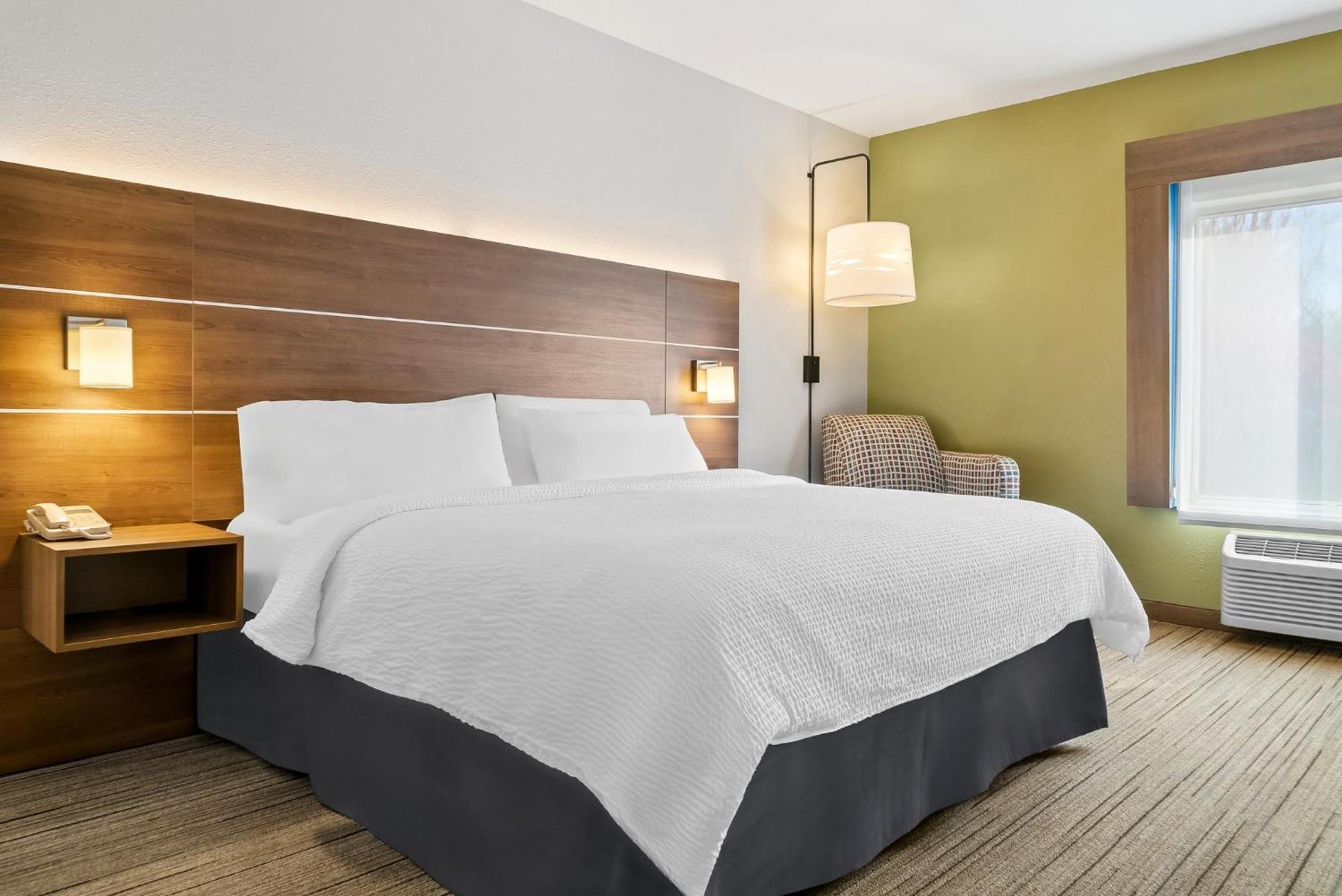 Holiday Inn Express Hotel & Suites Marion By Ihg Екстериор снимка