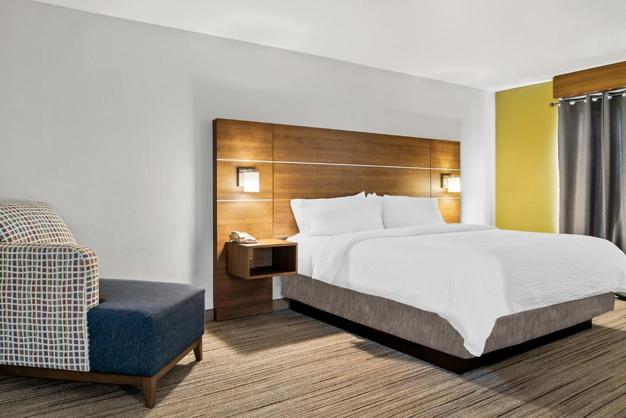 Holiday Inn Express Hotel & Suites Marion By Ihg Екстериор снимка