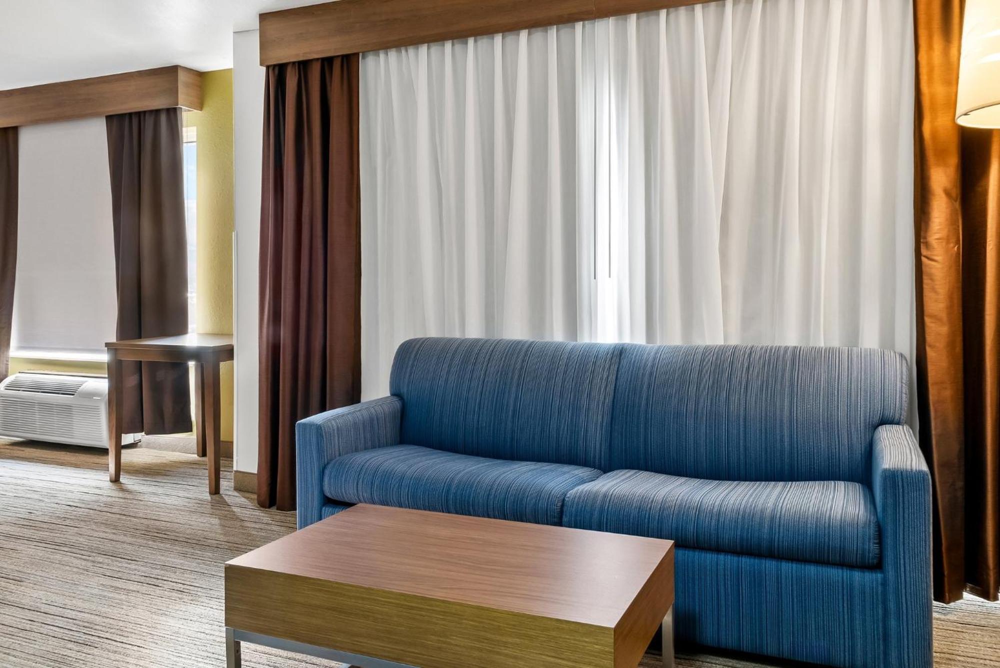 Holiday Inn Express Hotel & Suites Marion By Ihg Екстериор снимка