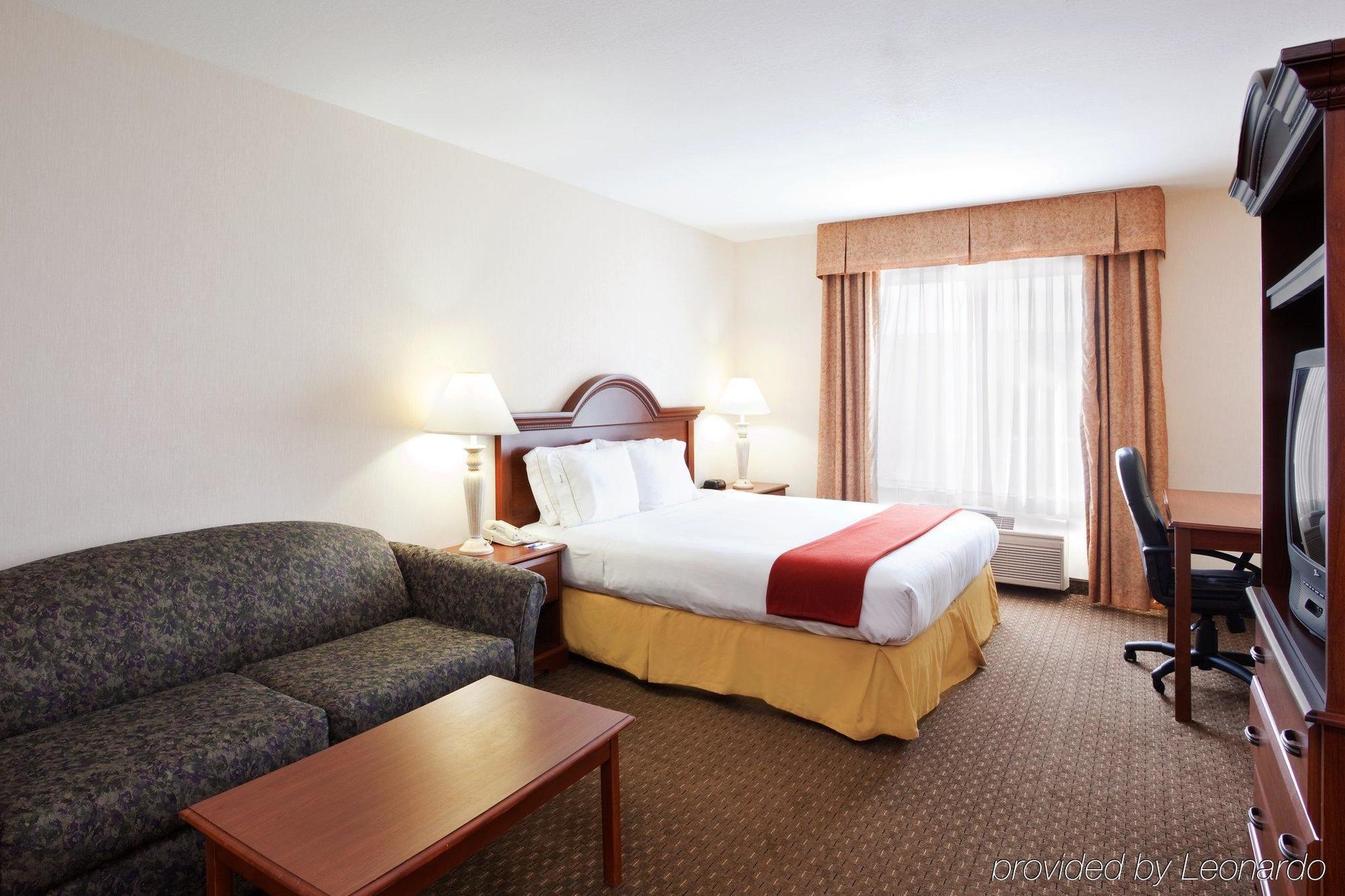 Holiday Inn Express Hotel & Suites Marion By Ihg Стая снимка