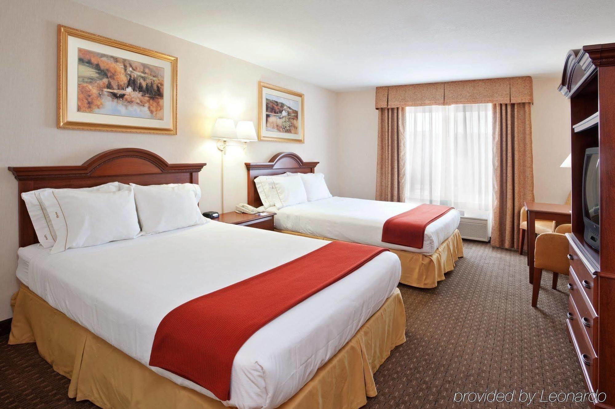 Holiday Inn Express Hotel & Suites Marion By Ihg Екстериор снимка