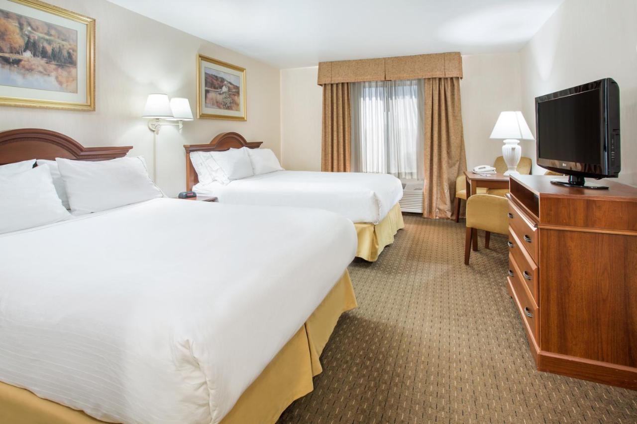 Holiday Inn Express Hotel & Suites Marion By Ihg Екстериор снимка